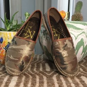 Shiny camouflage espadrille